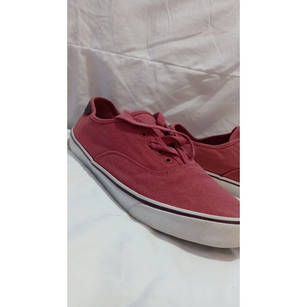Old Navy Red Canvas Sneakers – Women’s Size 9
